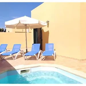 https://anahi-homes-corralejo-bicacarera-5.in-canary-islands.com