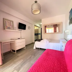 https://apartamentos-puerto-beach-edif-tamarindos.hotelsinnerja.org
